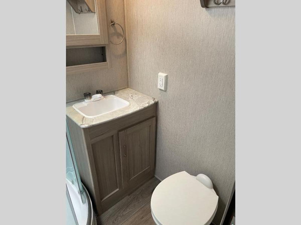 Used Used 2020 Coachmen RV Freedom Express Ultra Lite 246RKS