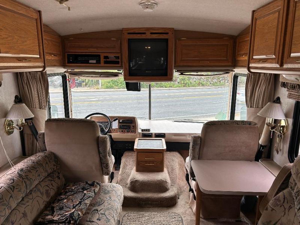 Used Used 1995 Fleetwood RV Bounder 32H