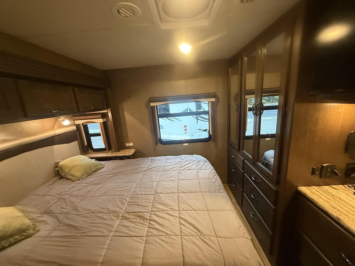Used 2017 Thor Ace 30.1