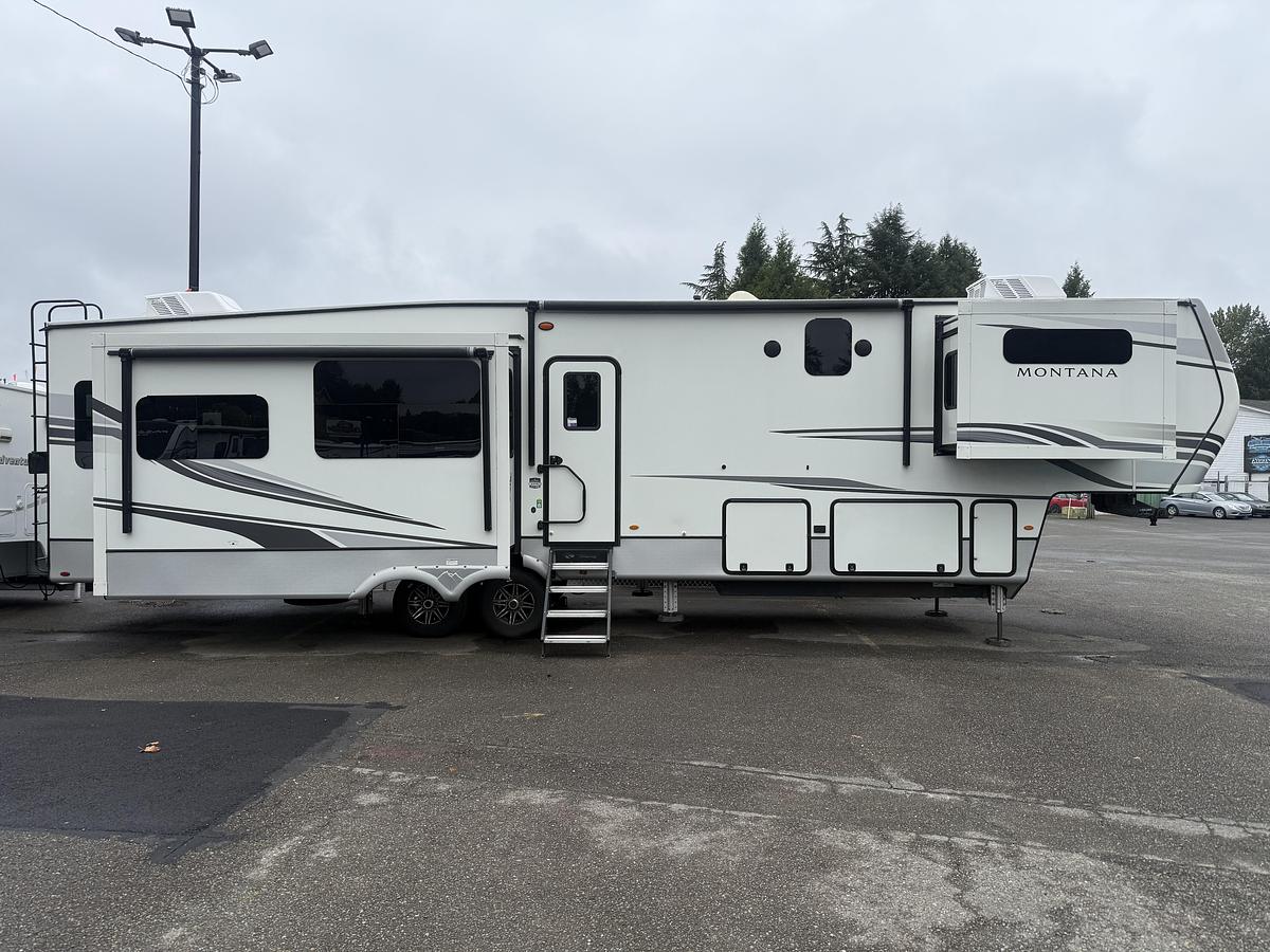 Used 2022 Keystone Montana 3781RL