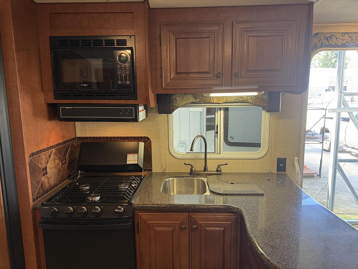 Used 2019 Northwood Arctic Fox 25Y