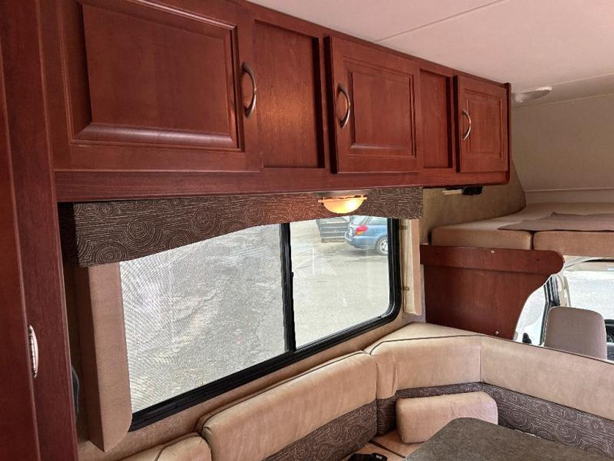 Used Used 2014 Winnebago Minnie Winnie 22R