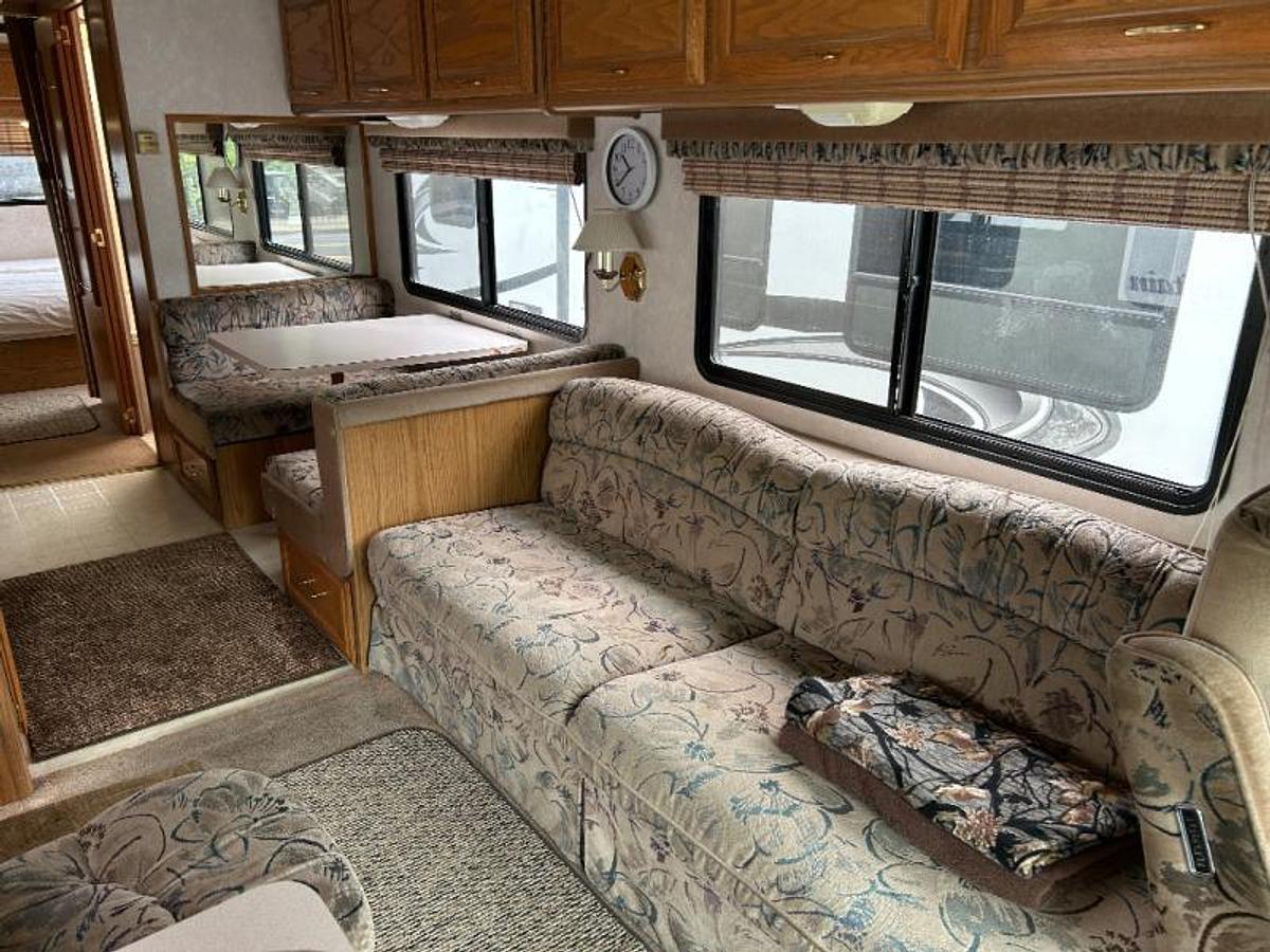 Used Used 1995 Fleetwood RV Bounder 32H