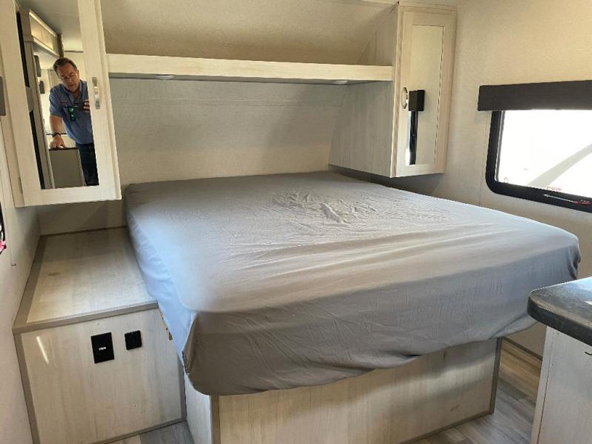 Used Used 2022 Prime Time RV Tracer 22RBS