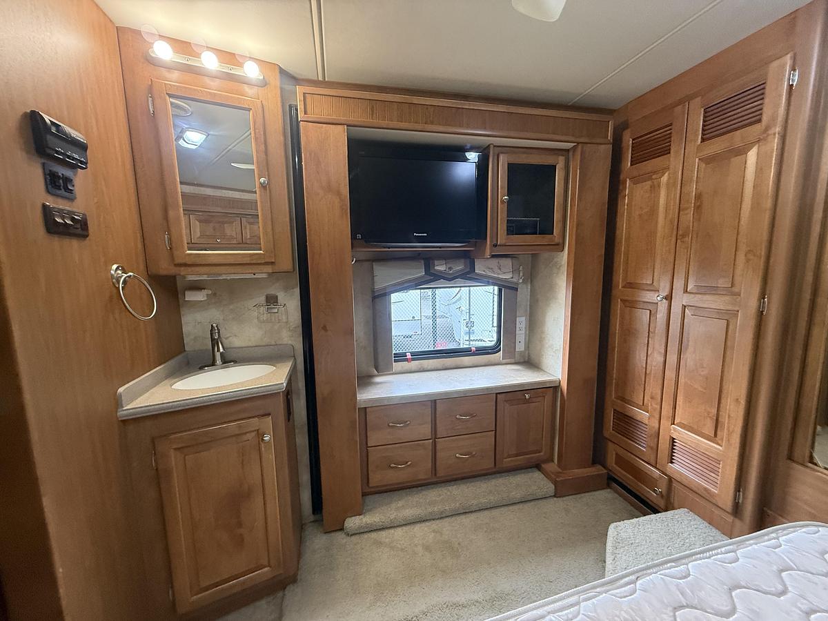 Used 2009 Tiffin Allegro Red QSA