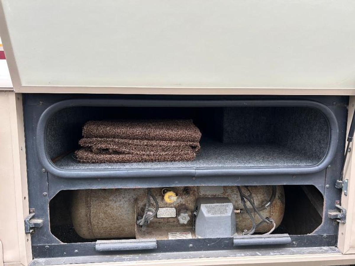 Used Used 1995 Fleetwood RV Bounder 32H