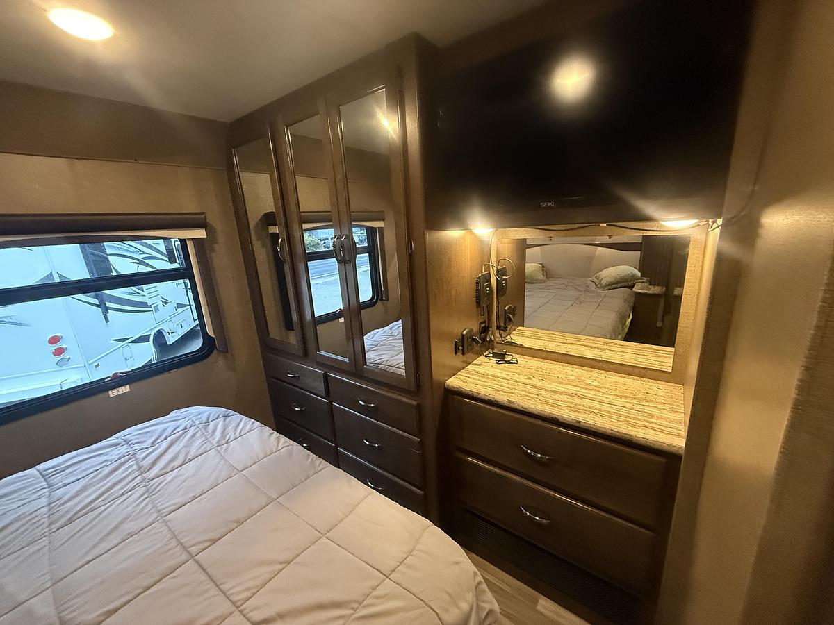 Used 2017 Thor Ace 30.1