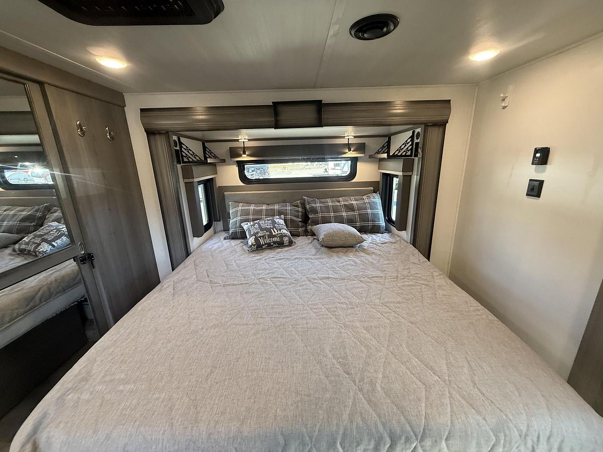 Used 2022 Keystone Montana 3781RL Fifth Wheel