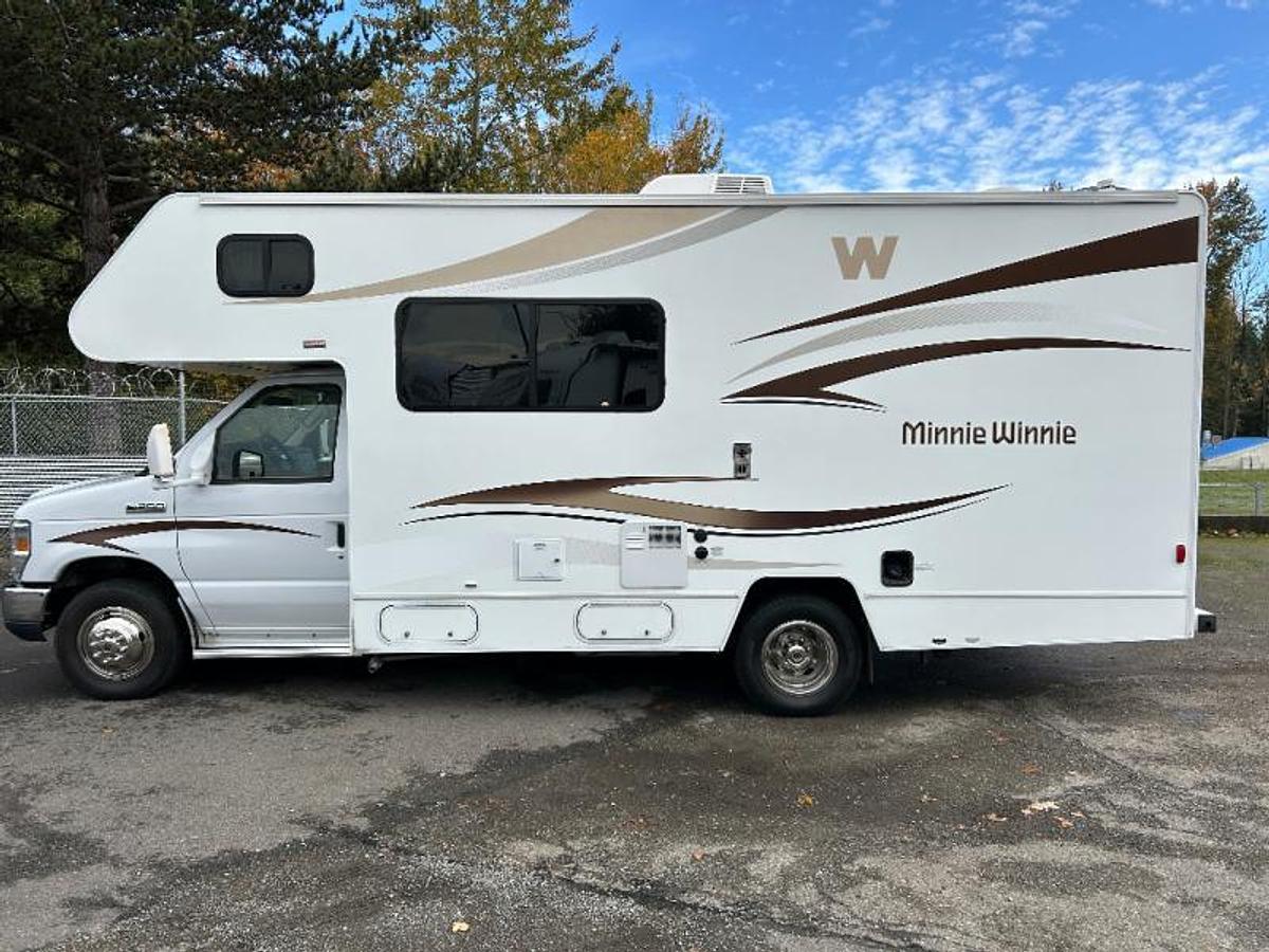 Used Used 2014 Winnebago Minnie Winnie 22R