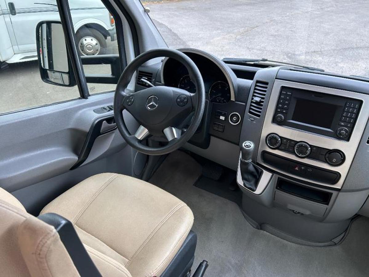 Used Used 2015 Leisure Travel Vans Unity 24MB 24MB