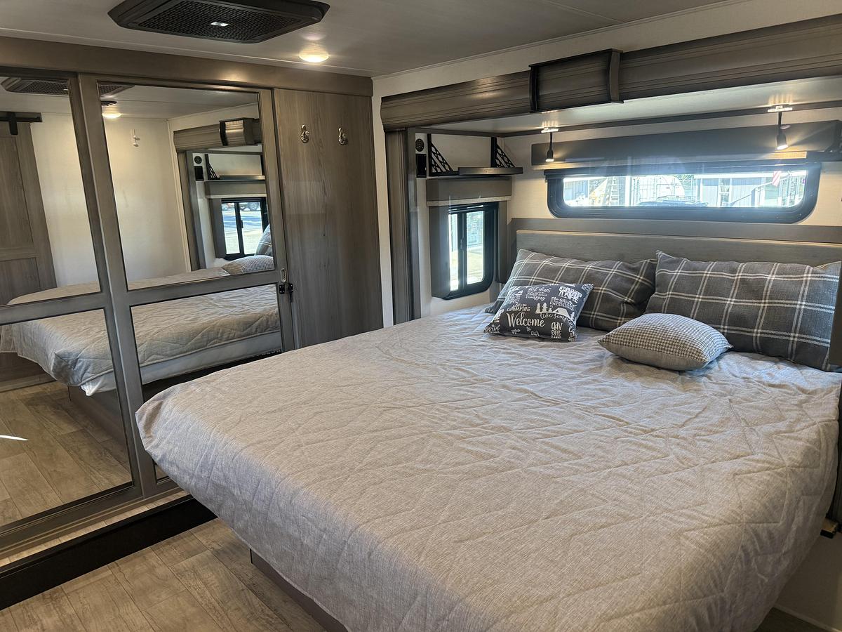 Used 2022 Keystone Montana 3781RL Fifth Wheel