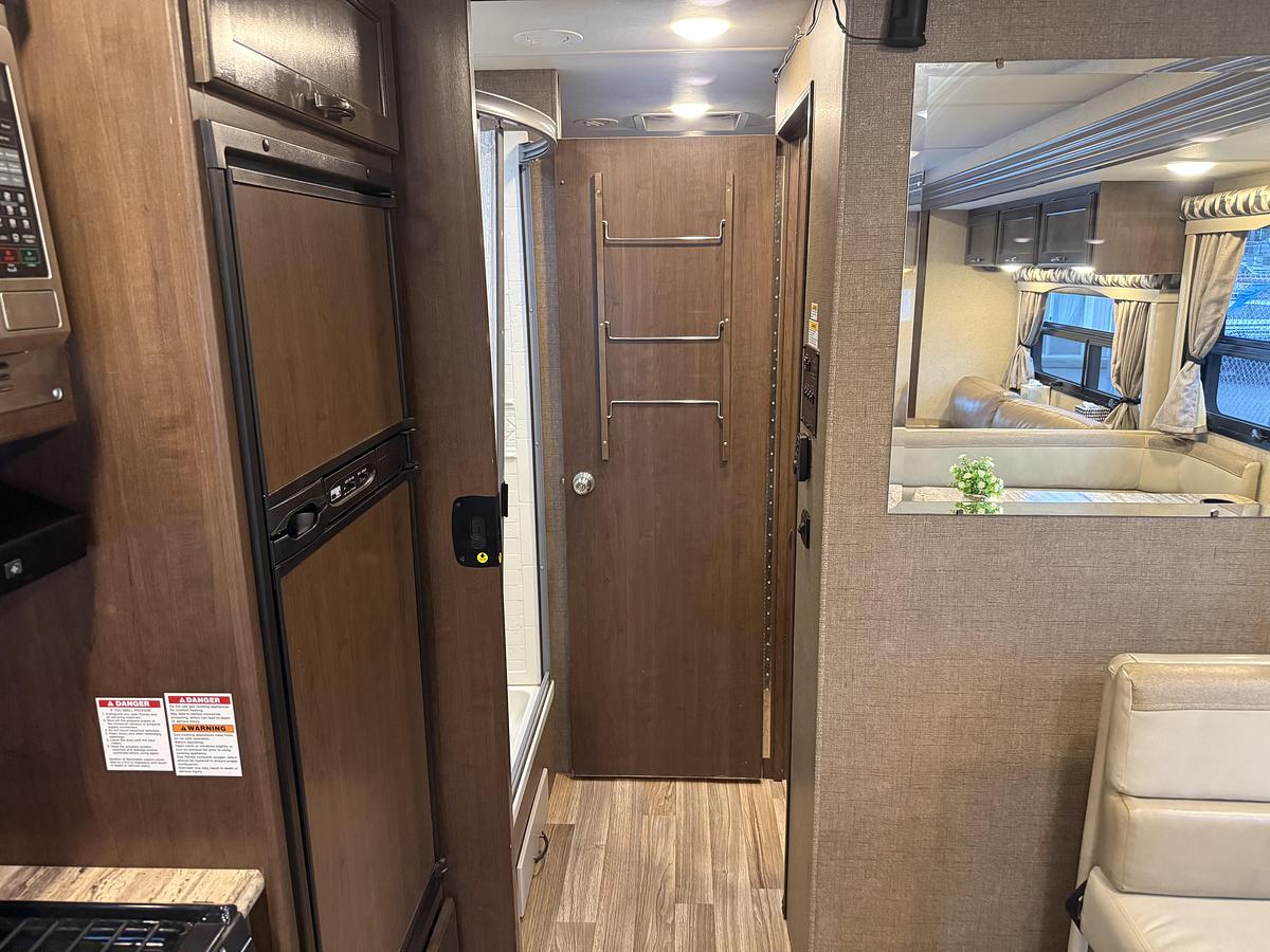Used 2017 Thor Ace 30.1