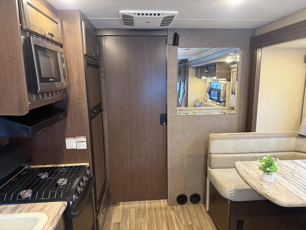 Used 2017 Thor Ace 30.1