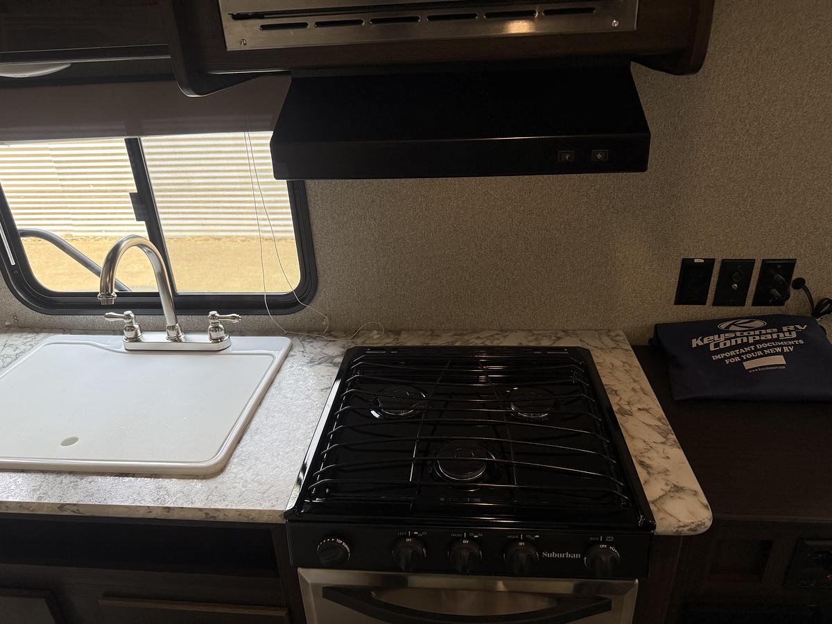Used 2018 Keystone Springdale 202QBWE