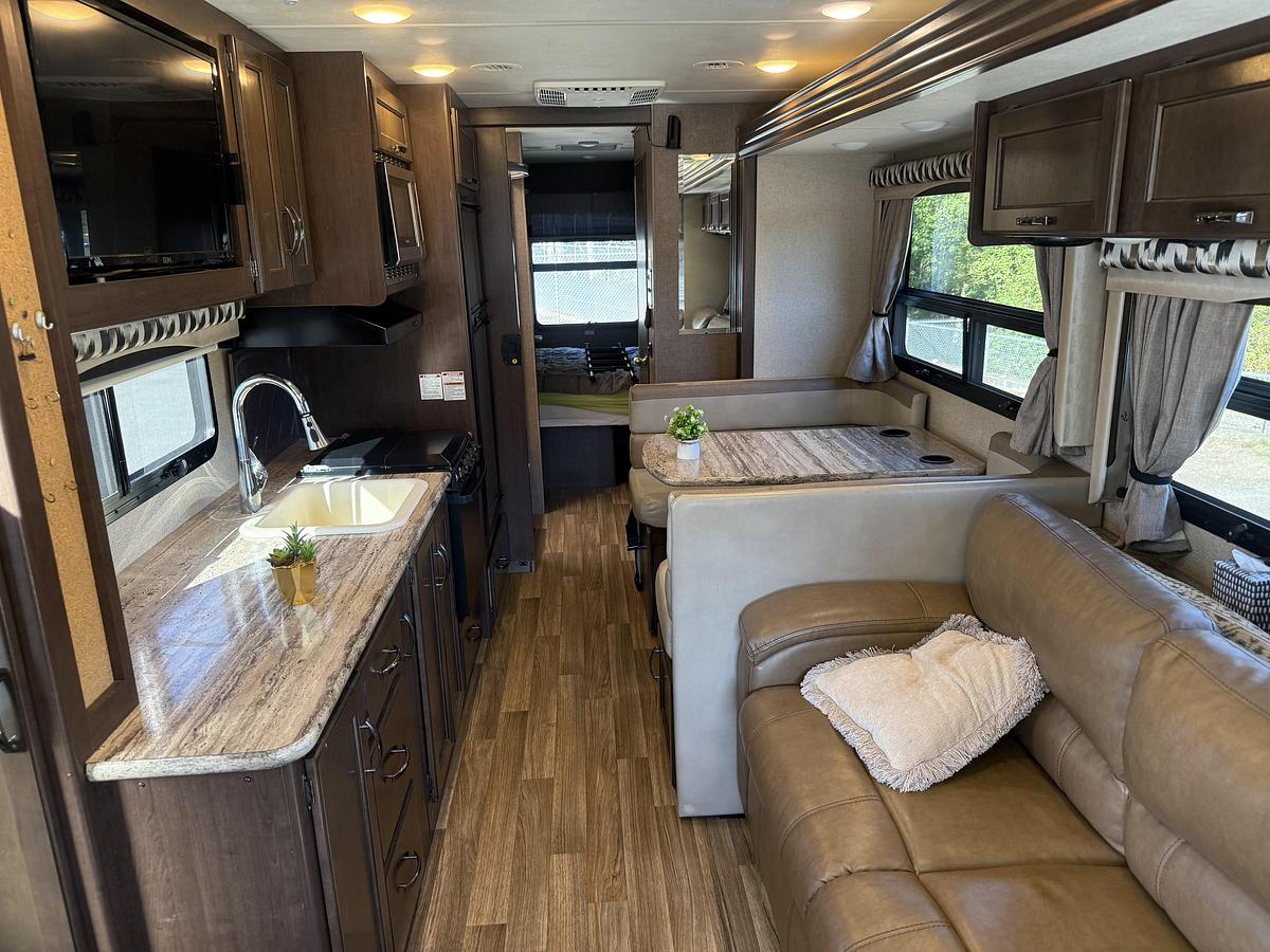 Used 2017 Thor Ace 30.1