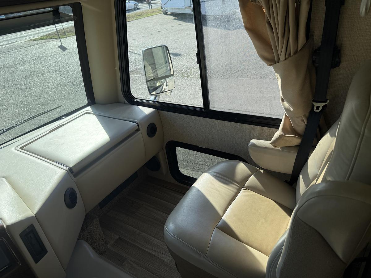 Used 2017 Thor Ace 30.1