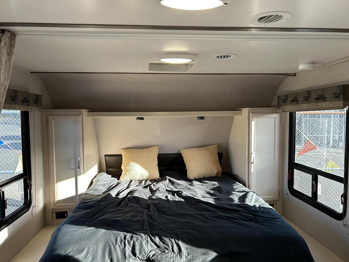 Used 2019 Winnebago Minnie 2201MB