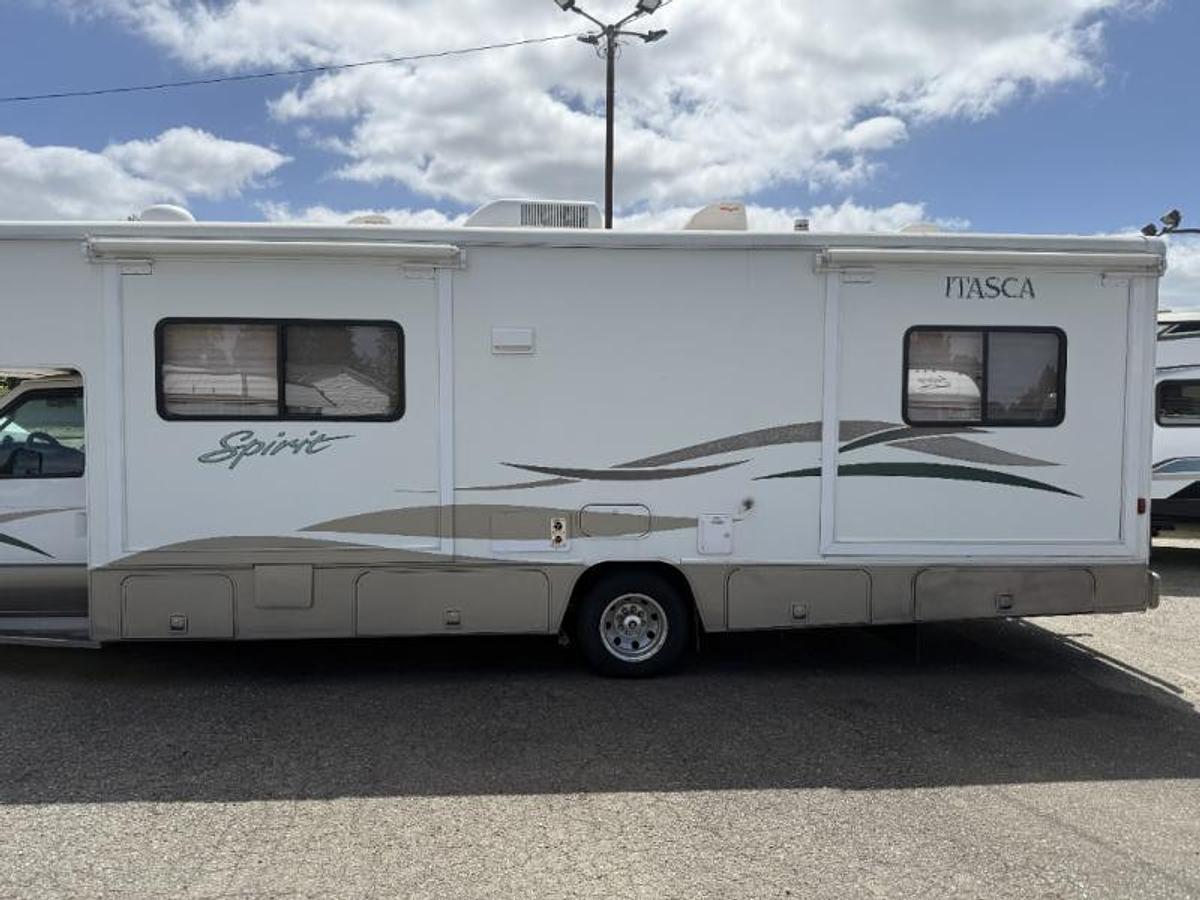 Used Used 2006 Itasca Spirit 29B