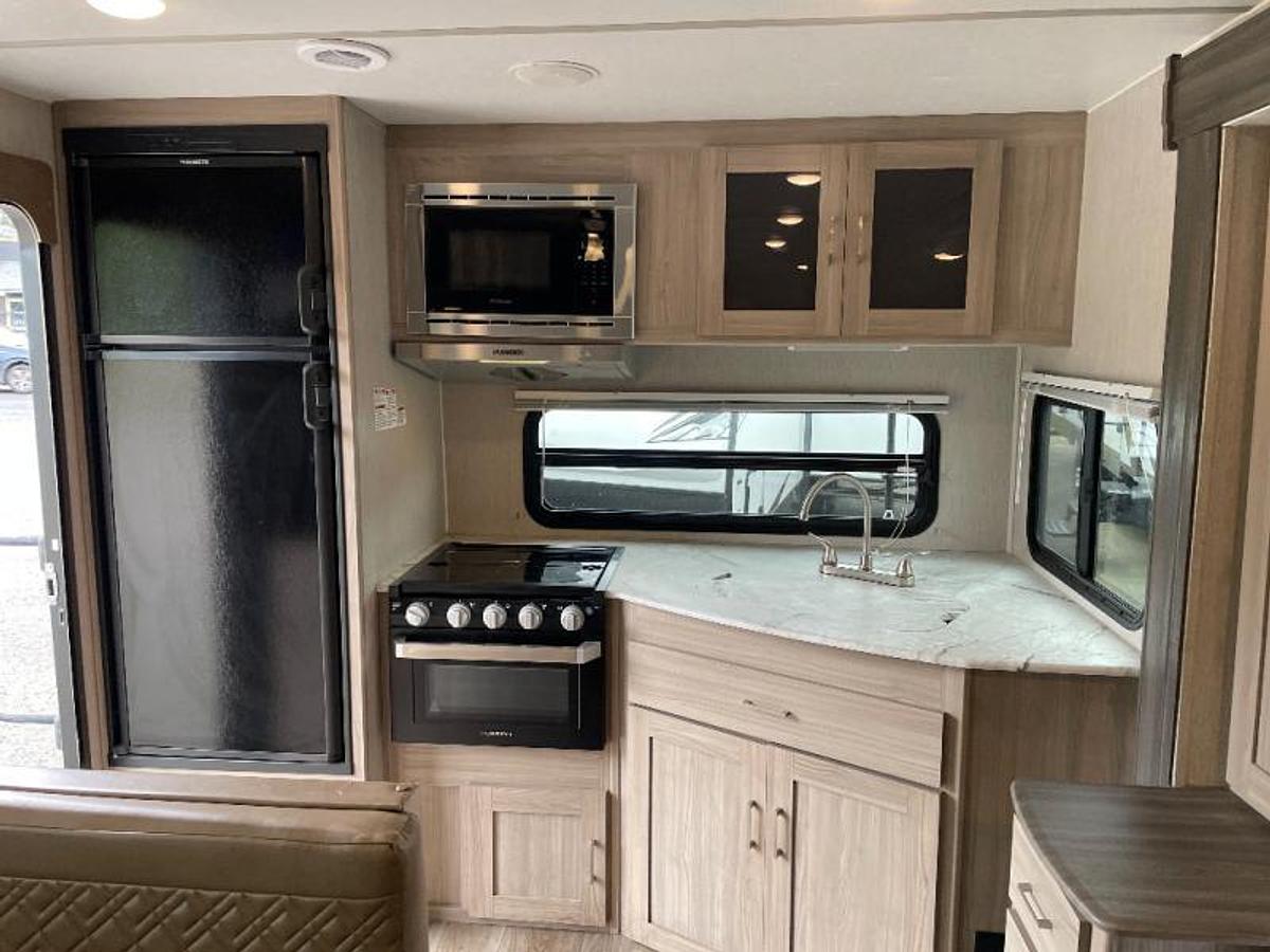 Used Used 2020 Coachmen RV Freedom Express Ultra Lite 246RKS