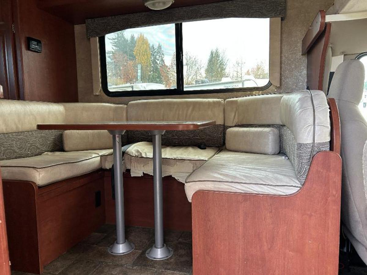 Used Used 2014 Winnebago Minnie Winnie 22R