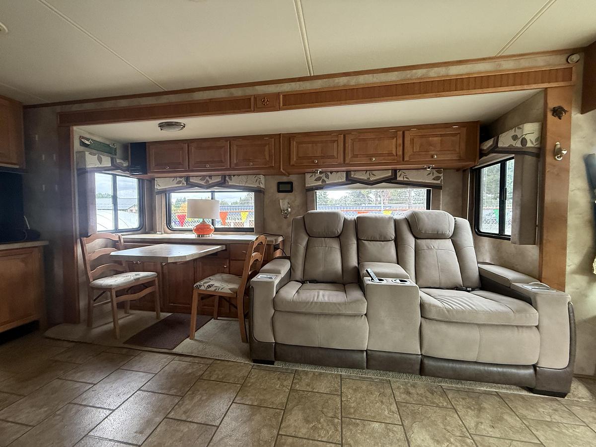 Used 2009 Tiffin Allegro Red QSA