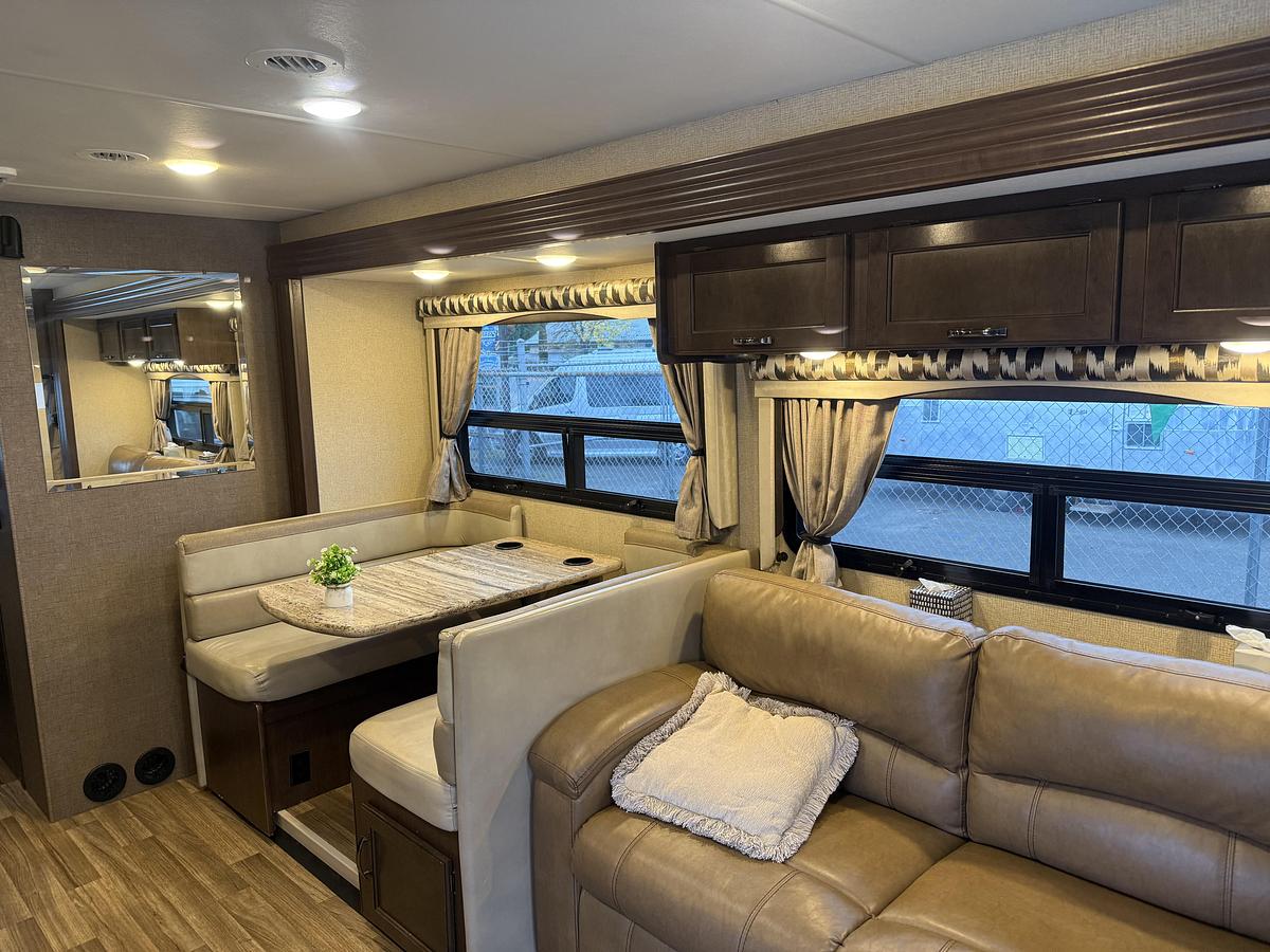 Used 2017 Thor Ace 30.1