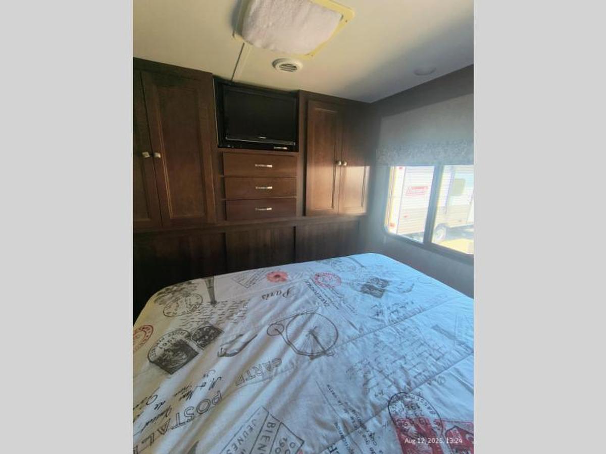 Used Used 2017 Forest River RV Sunseeker 2860DS Ford