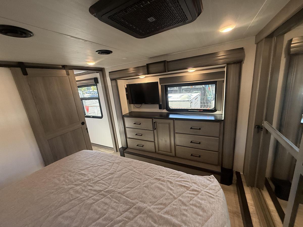Used 2022 Keystone Montana 3781RL Fifth Wheel