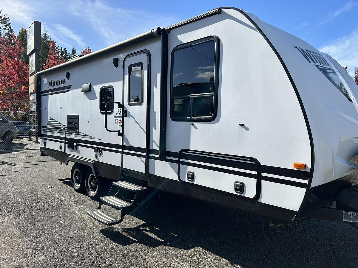 Used 2019 Winnebago Minnie 2201MB