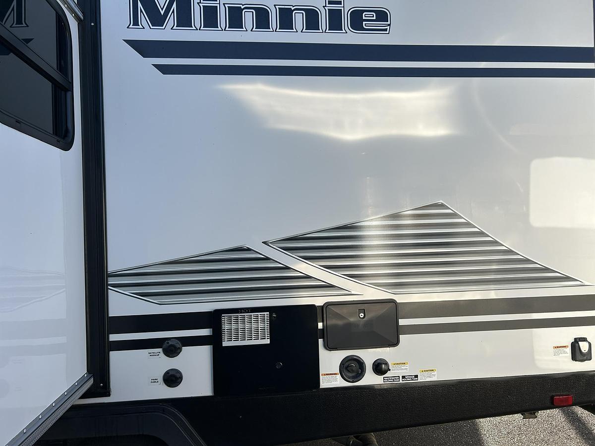 Used 2019 Winnebago Minnie 2201MB