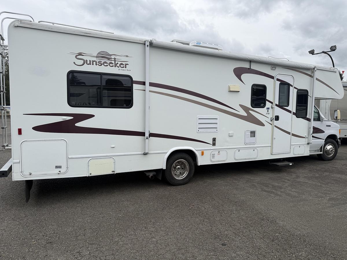 Used 2006 Forest River RV Sunseeker 3100