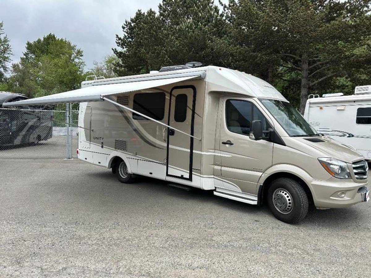 Used Used 2015 Leisure Travel Vans Unity 24MB 24MB