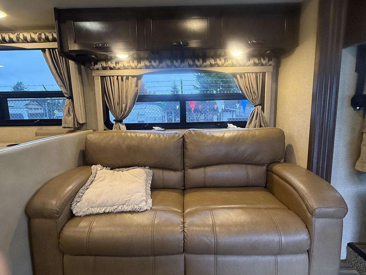 Used 2017 Thor Ace 30.1
