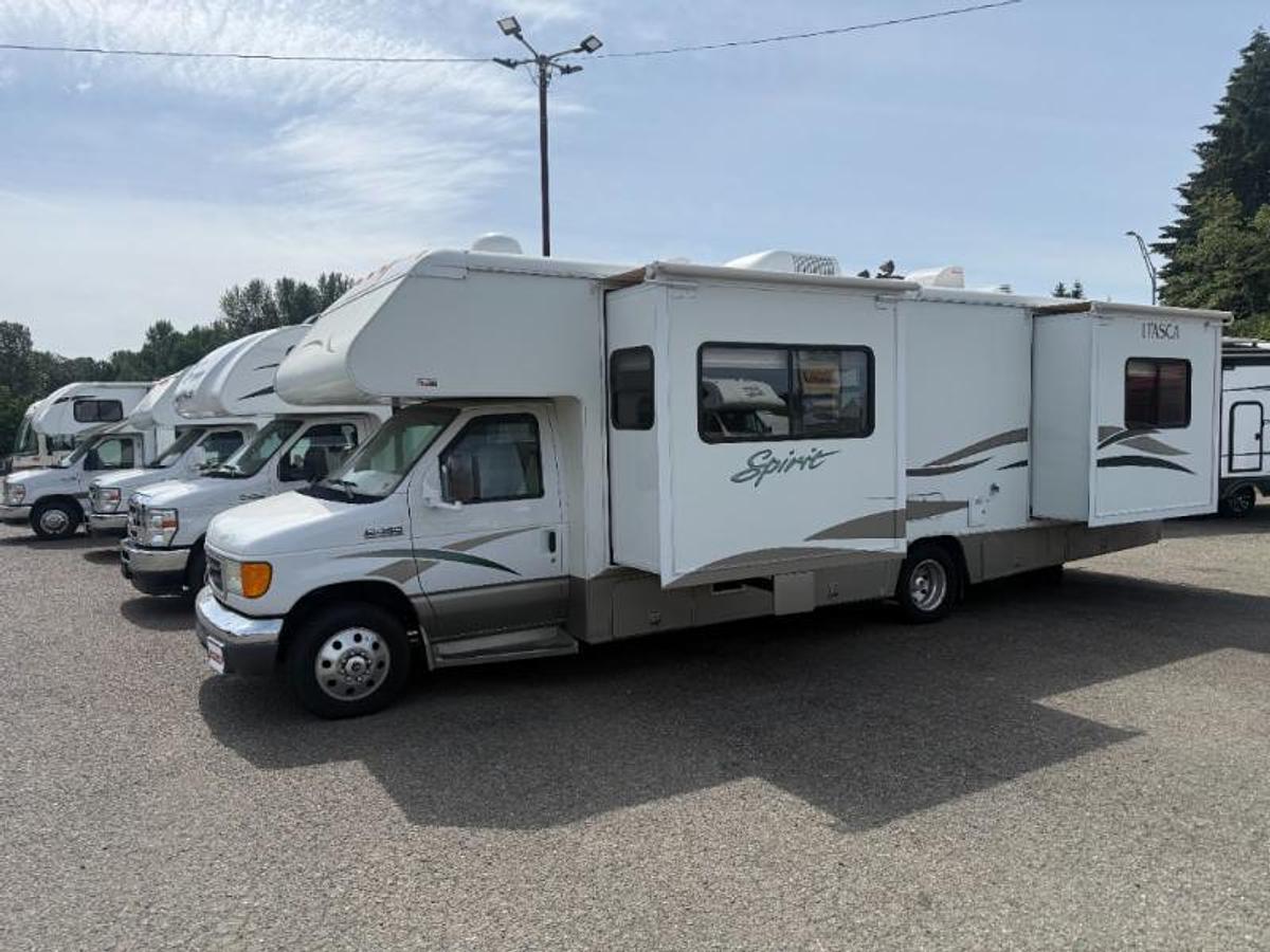 Used Used 2006 Itasca Spirit 29B