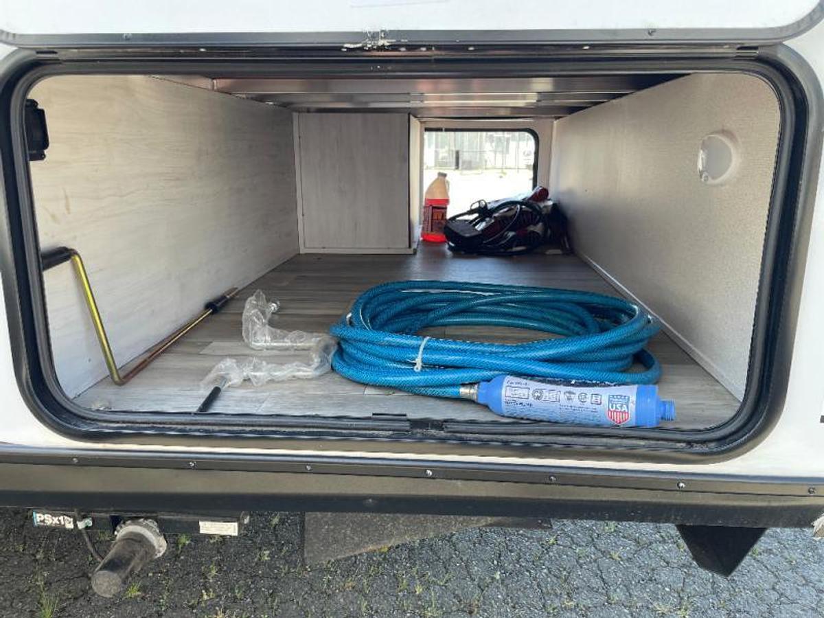 Used Used 2022 Prime Time RV Tracer 22RBS