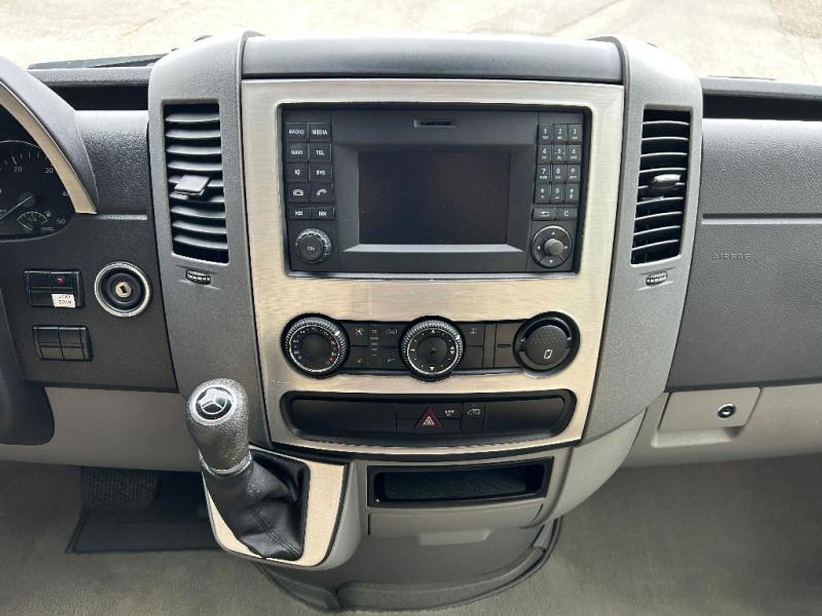 Used Used 2015 Leisure Travel Vans Unity 24MB 24MB