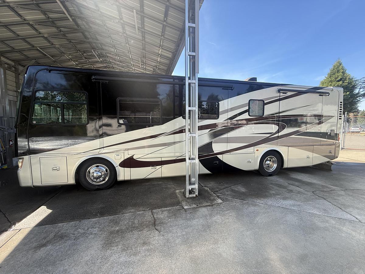 Used 2009 Tiffin Allegro Red QSA