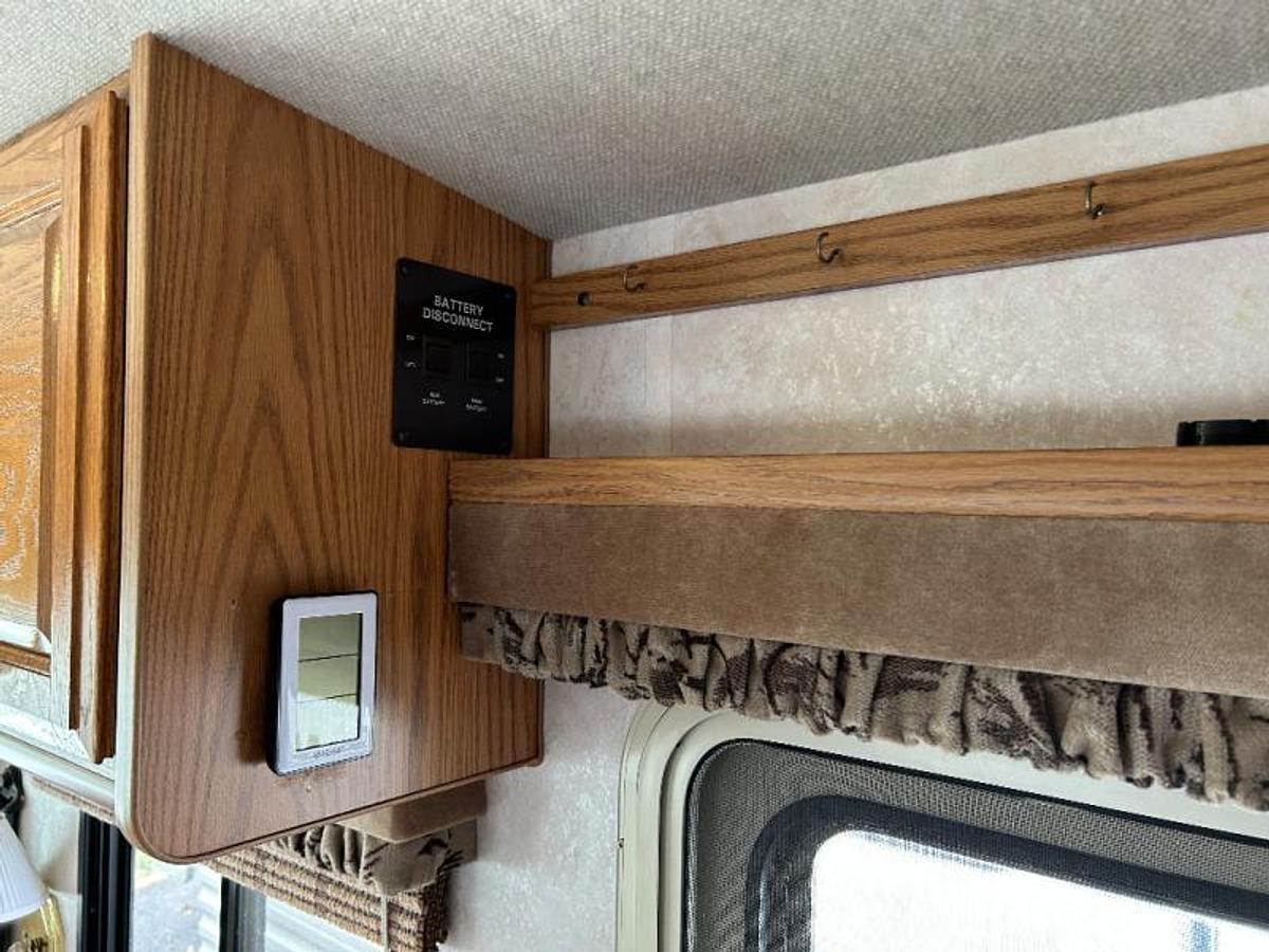 Used Used 1995 Fleetwood RV Bounder 32H