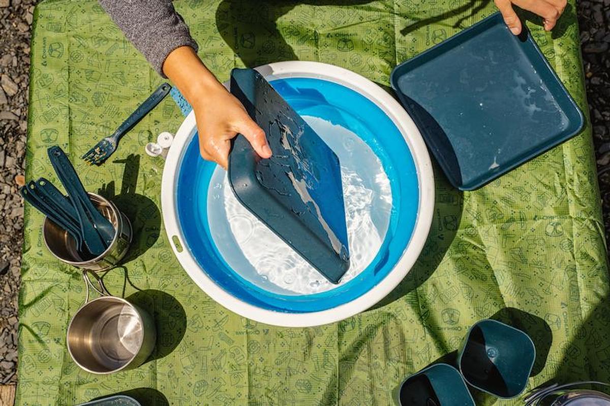 Sink, 9 Liter Capacity, 14.76 Inch Diameter x 5.5 Inch Expanded Depth And 1.96 Inch Collapsed Depth