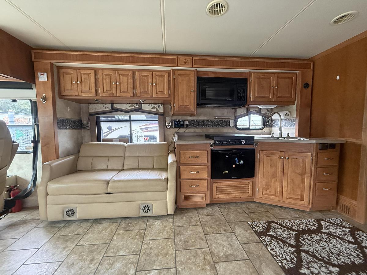 Used 2009 Tiffin Allegro Red QSA
