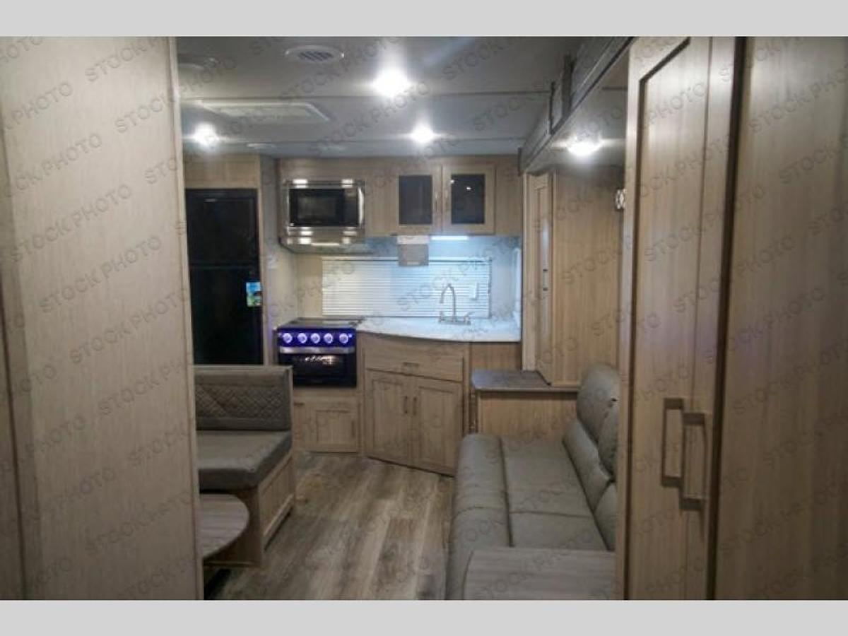 Used Used 2020 Coachmen RV Freedom Express Ultra Lite 246RKS