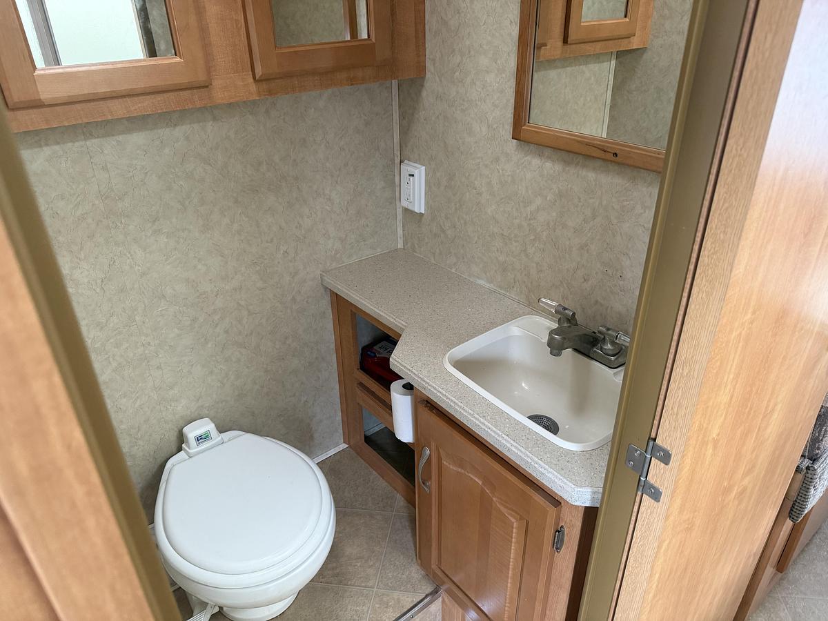 Used 2006 Forest River RV Sunseeker 3100