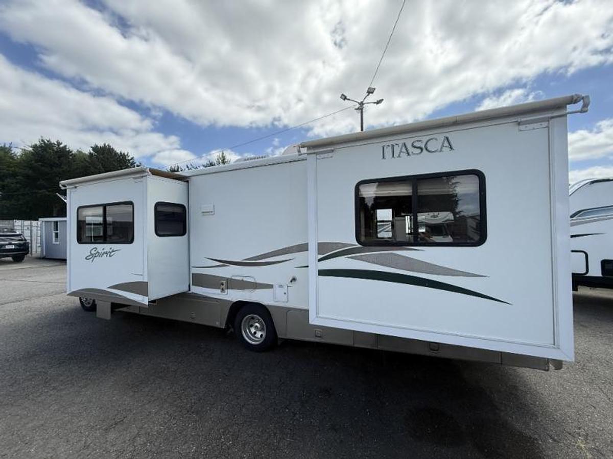 Used Used 2006 Itasca Spirit 29B