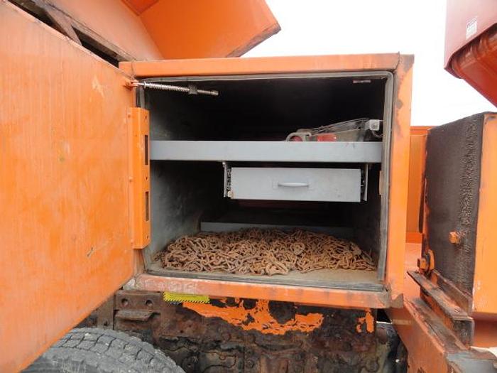 Used 2011 Versalift V0270E