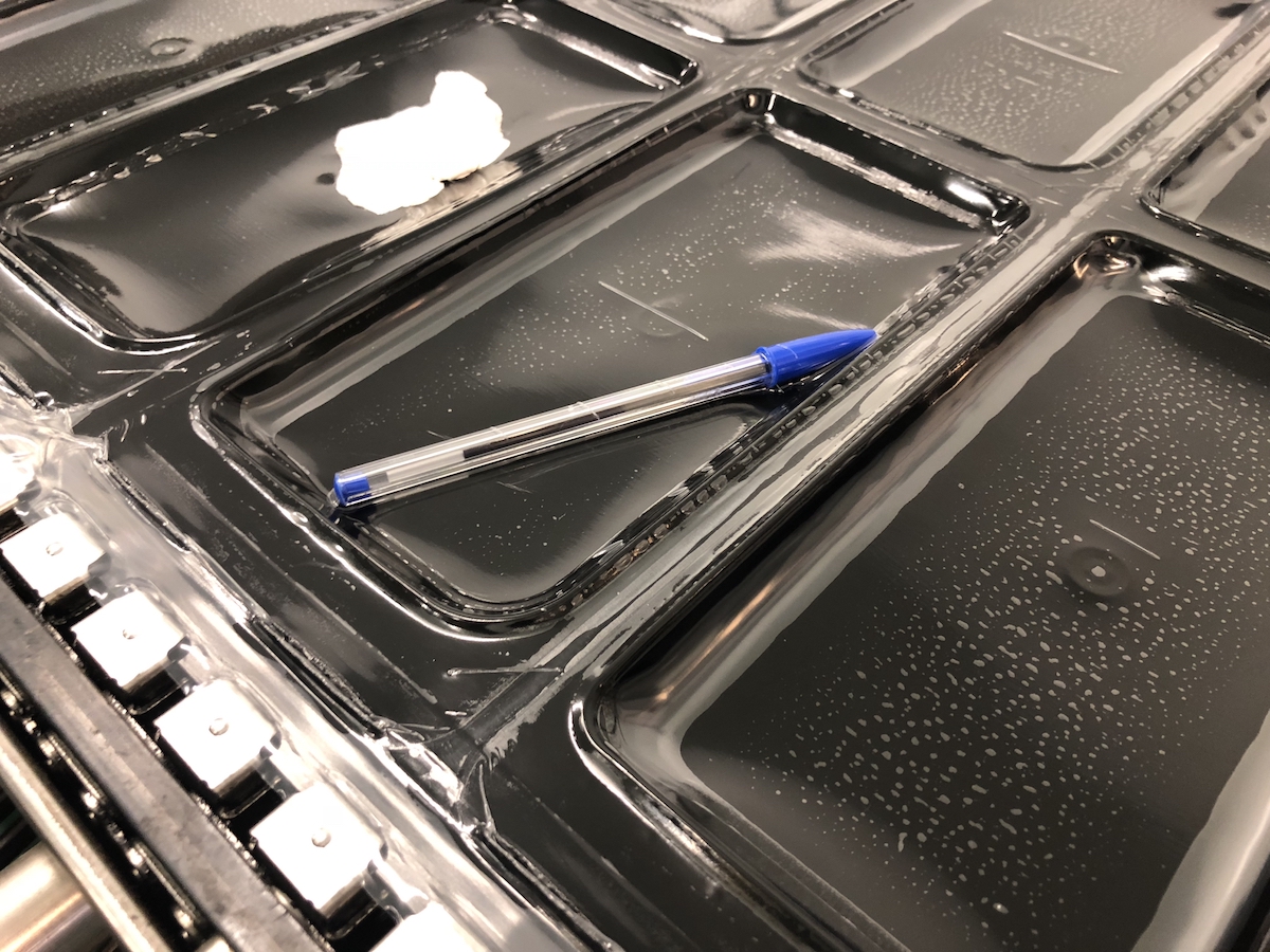 Used Multivac R275mf skin-pack thermoformer with automatic labelling machine