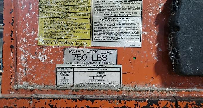 Used JLG IND. MDL. CM-2033 ELECTRIC SCISSOR LIFT