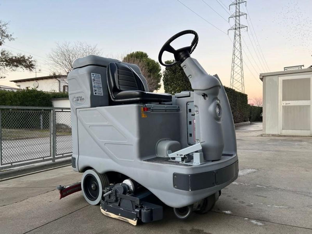 Gebraucht 2008 SPAZZA-LAVA NILFISK BR 850 SC