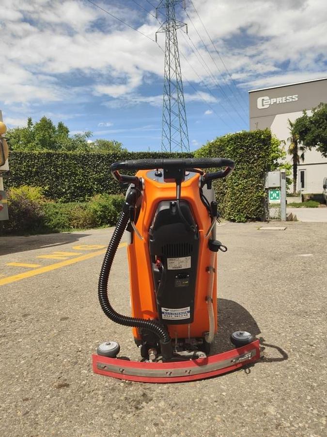 Refurbished 2022 FLOOR CLEANER REVAMPED I20 B NEW