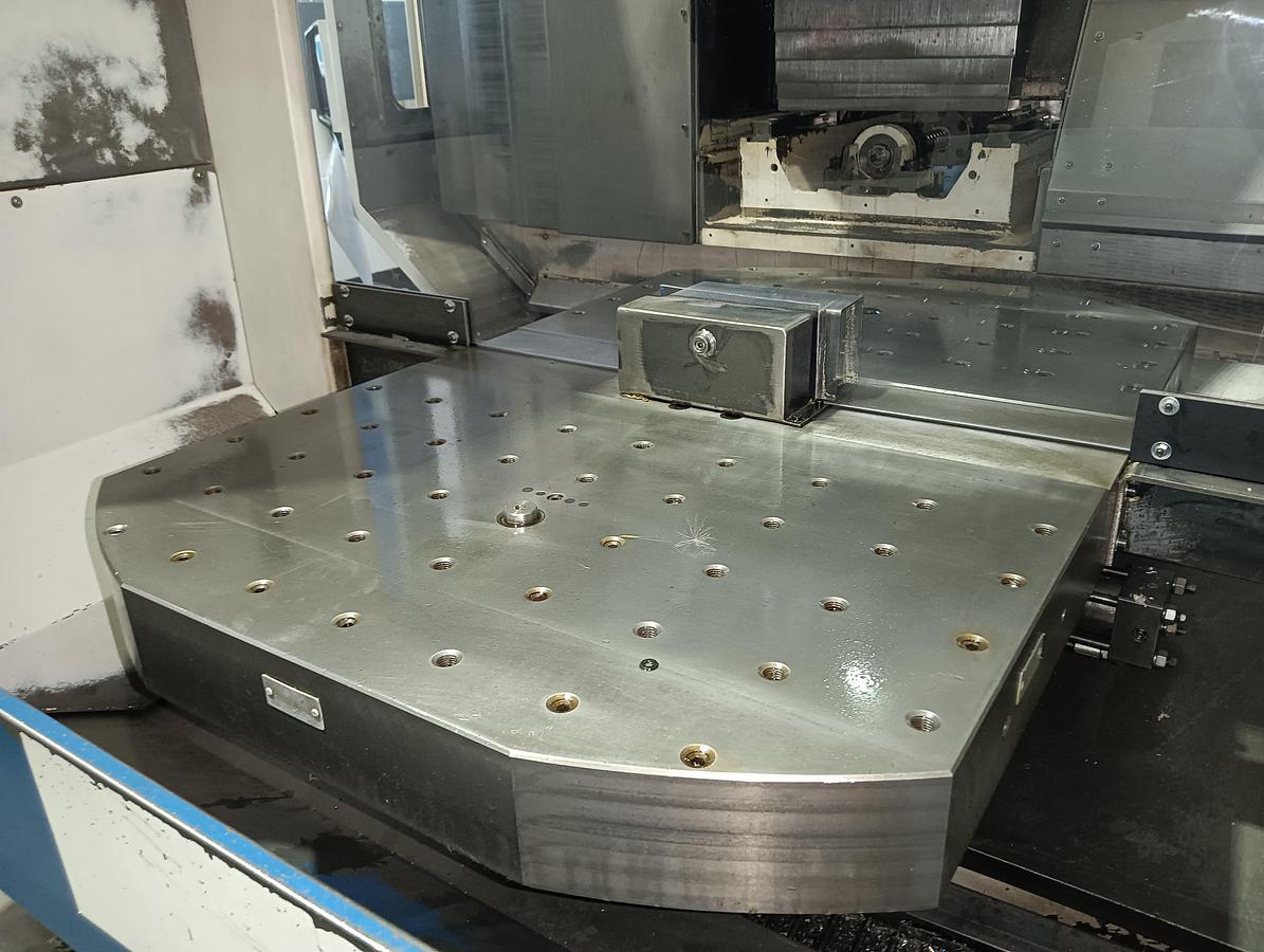 D'occasion Centre d'usinage vertical DAEWOO ACE-VC 500 ROTOPALLET 2000