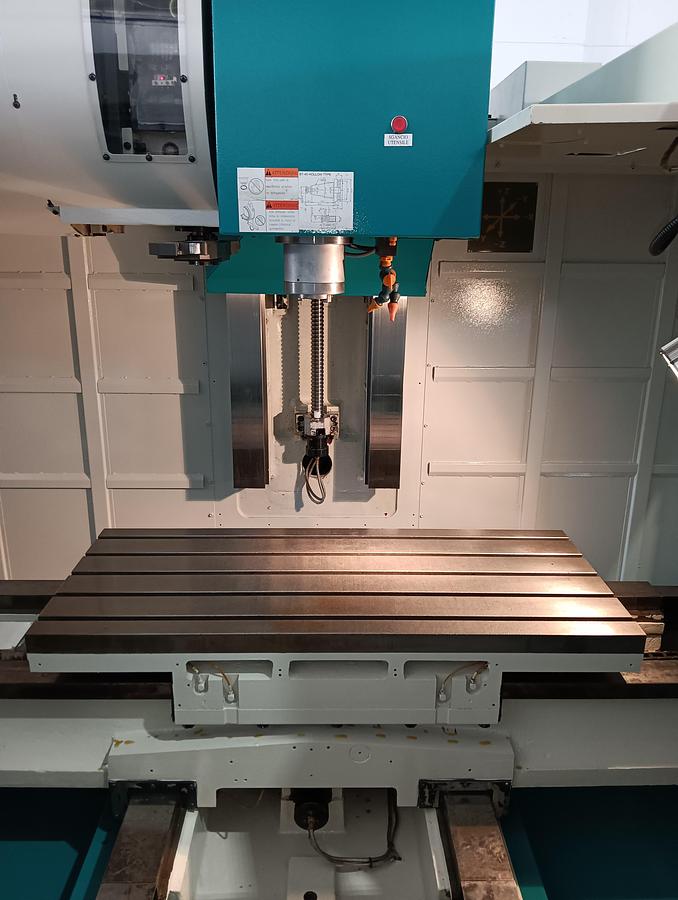 D'occasion Centre d'usinage KENT modèle KMV 10 EL 2006